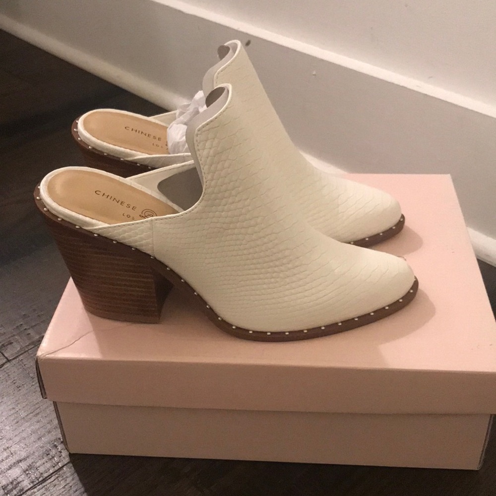 White snakeskin Chinese Laundry Springfield mules